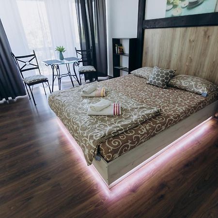 Apartments Біля Жд Вокзалу Ivano-Frankivsk Exteriör bild