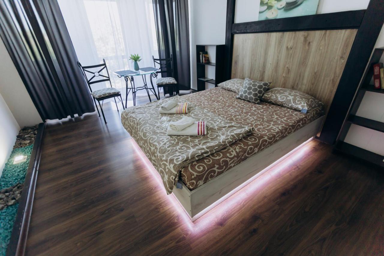 Apartments Біля Жд Вокзалу Ivano-Frankivsk Exteriör bild