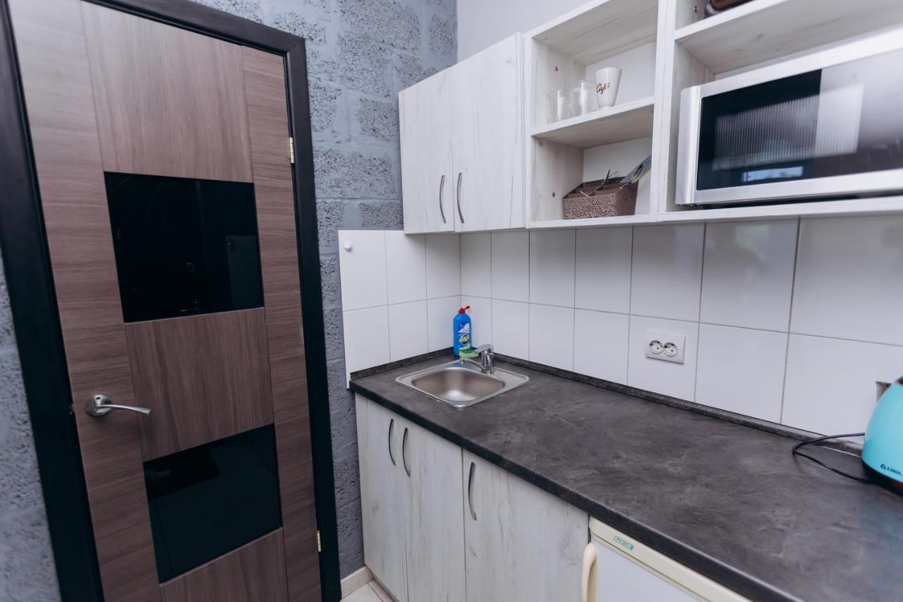 Apartments Біля Жд Вокзалу Ivano-Frankivsk Exteriör bild